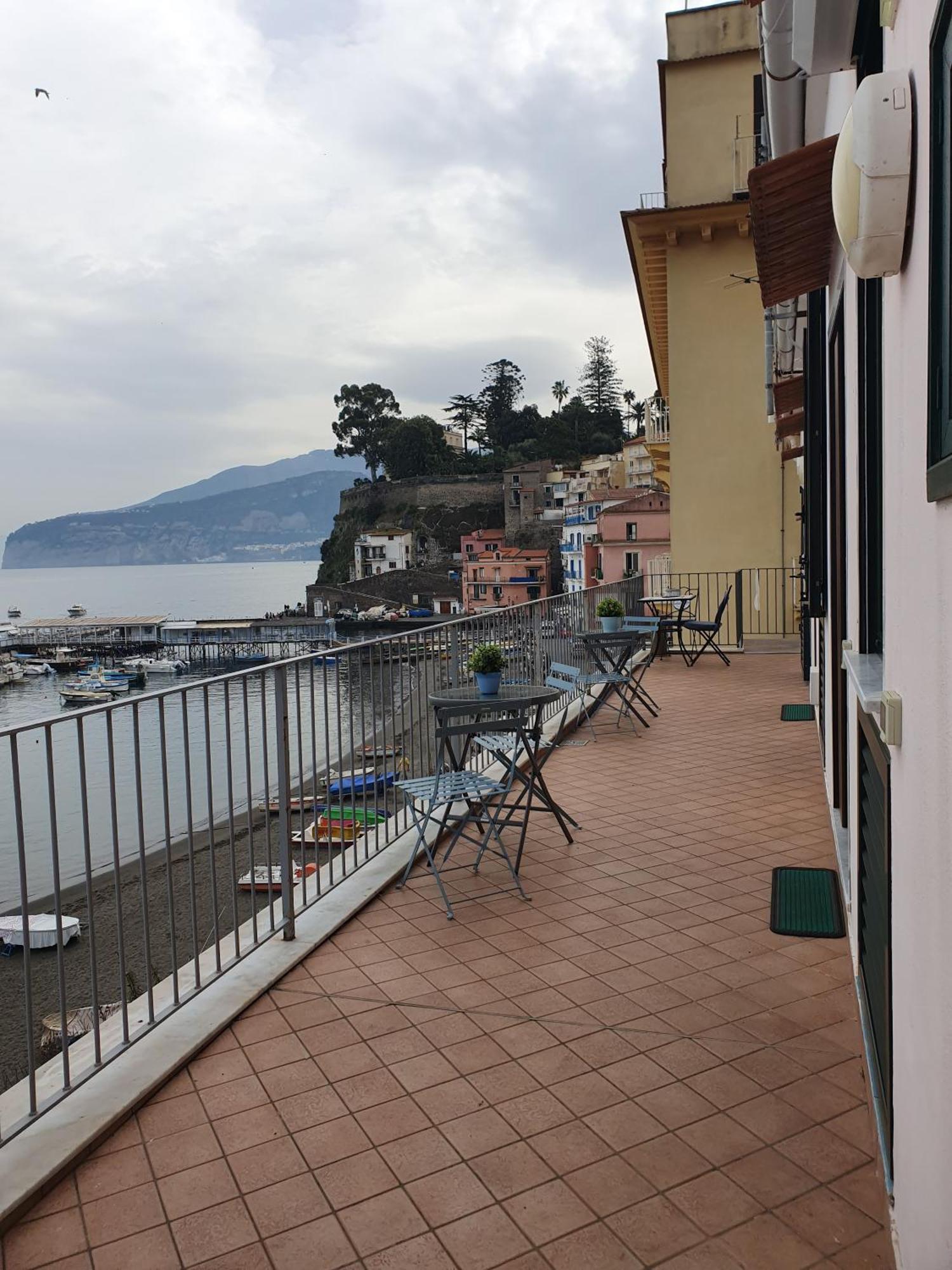 Апартаменты Il Borgo Antico Sorrento Sea View Экстерьер фото