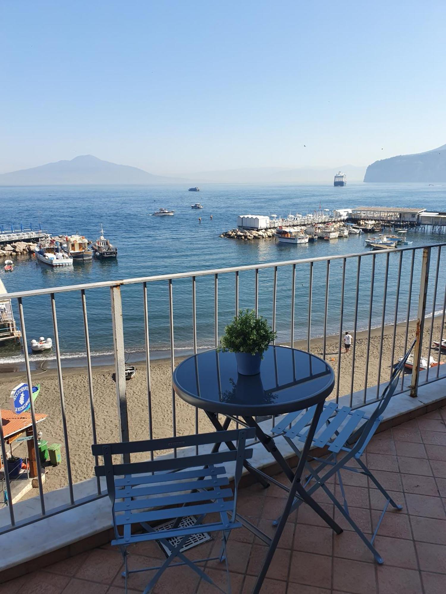 Апартаменты Il Borgo Antico Sorrento Sea View Экстерьер фото