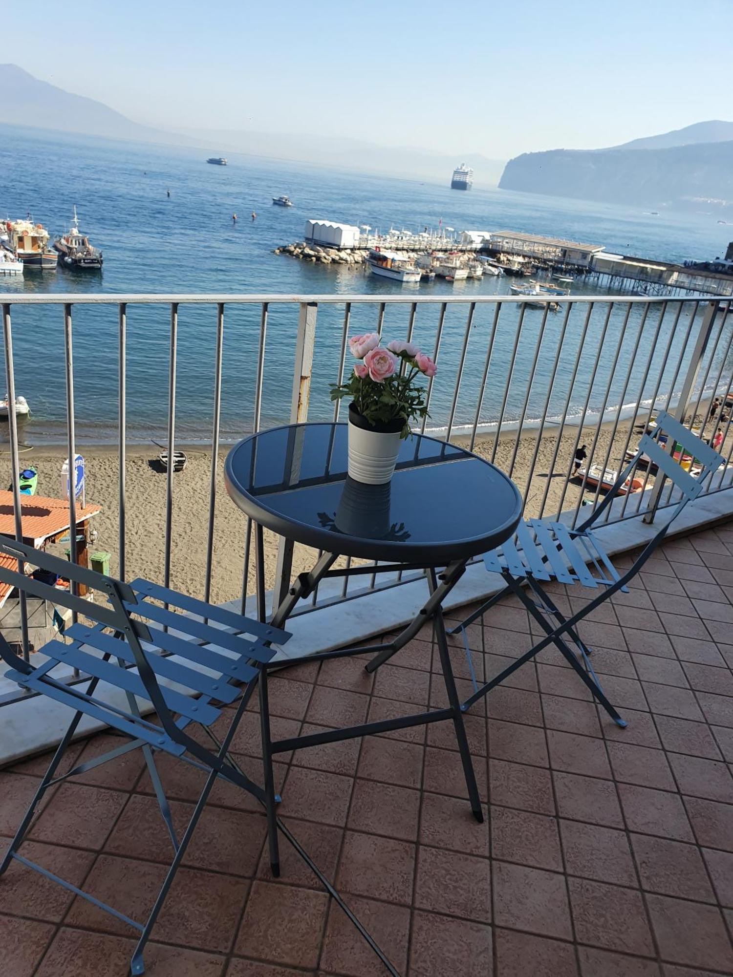 Апартаменты Il Borgo Antico Sorrento Sea View Экстерьер фото